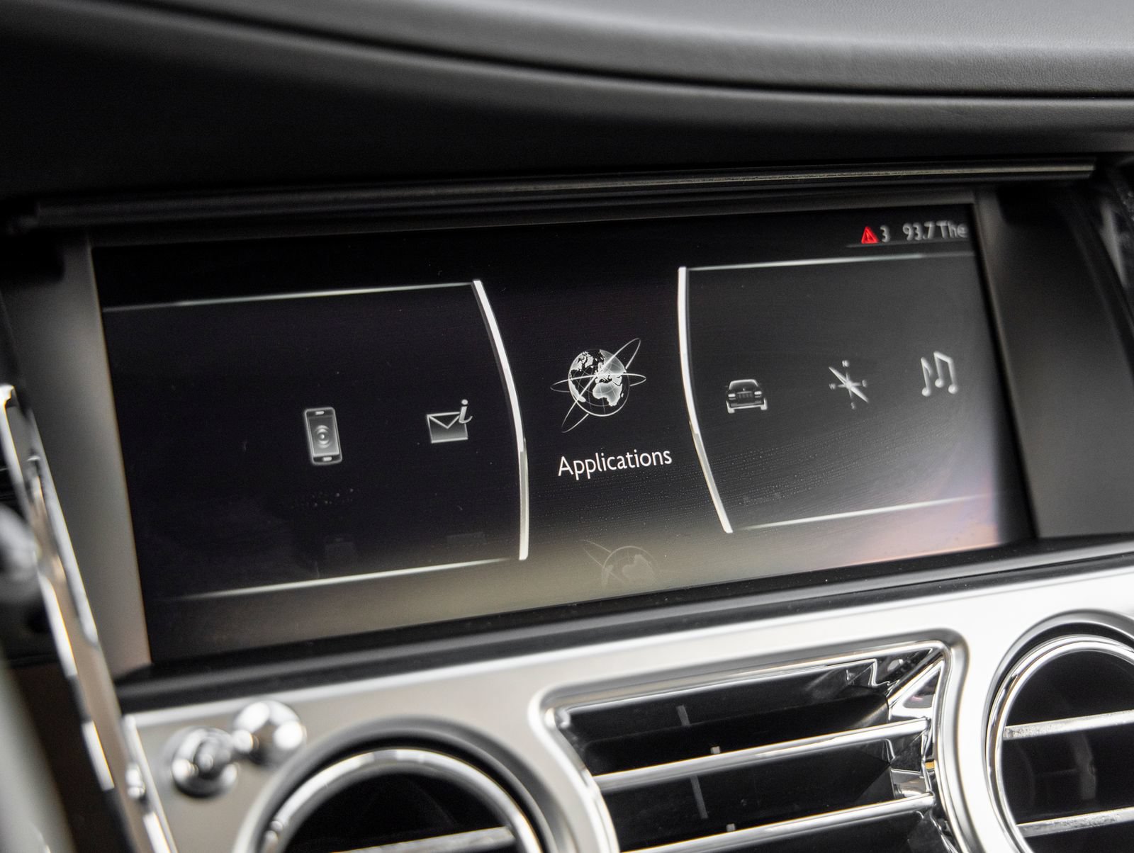 Used 2018 Rolls-Royce Wraith RWD image 33