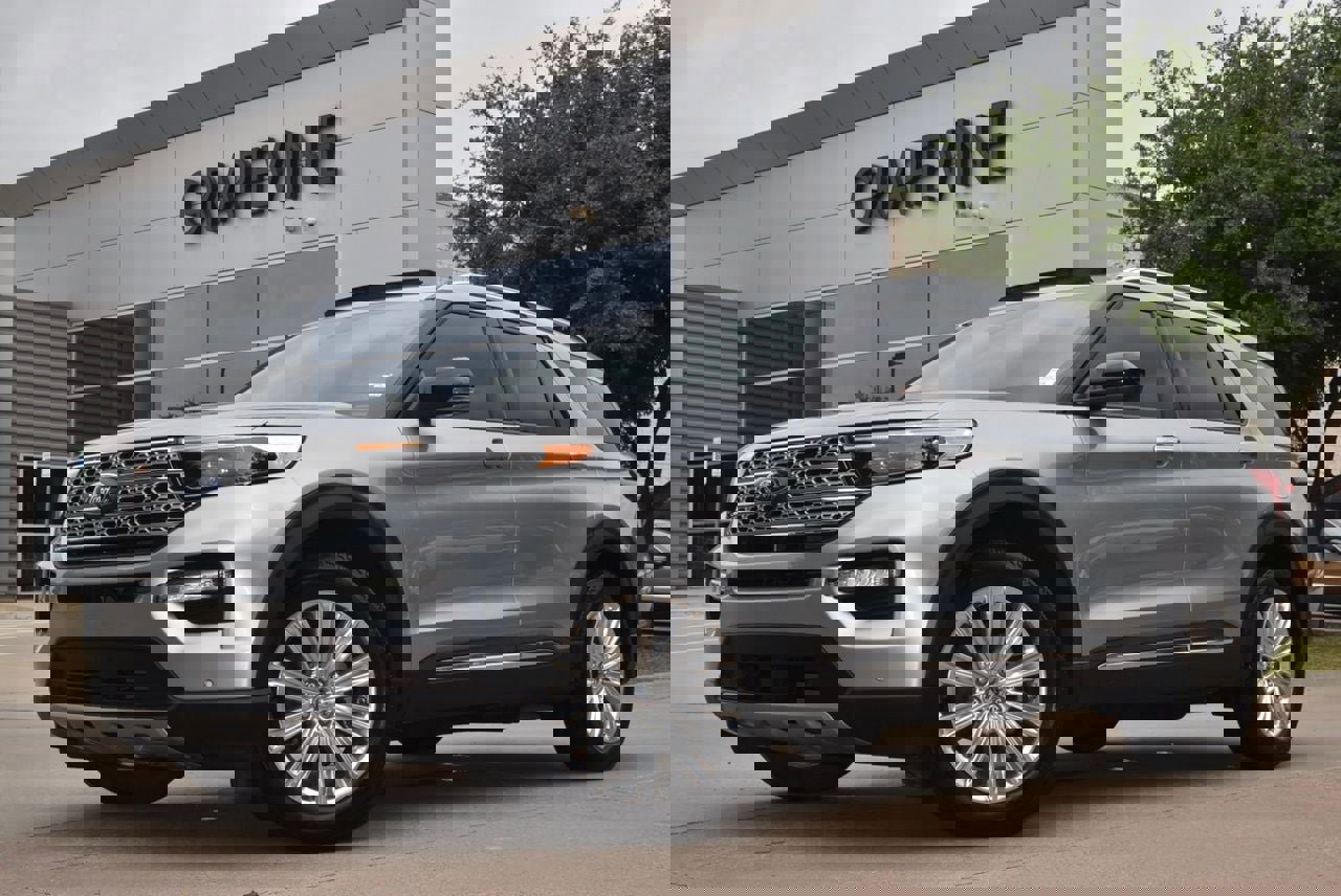 Used 2024 Ford Explorer Limited w/ Limited Technology Package AWD/4WD image 2