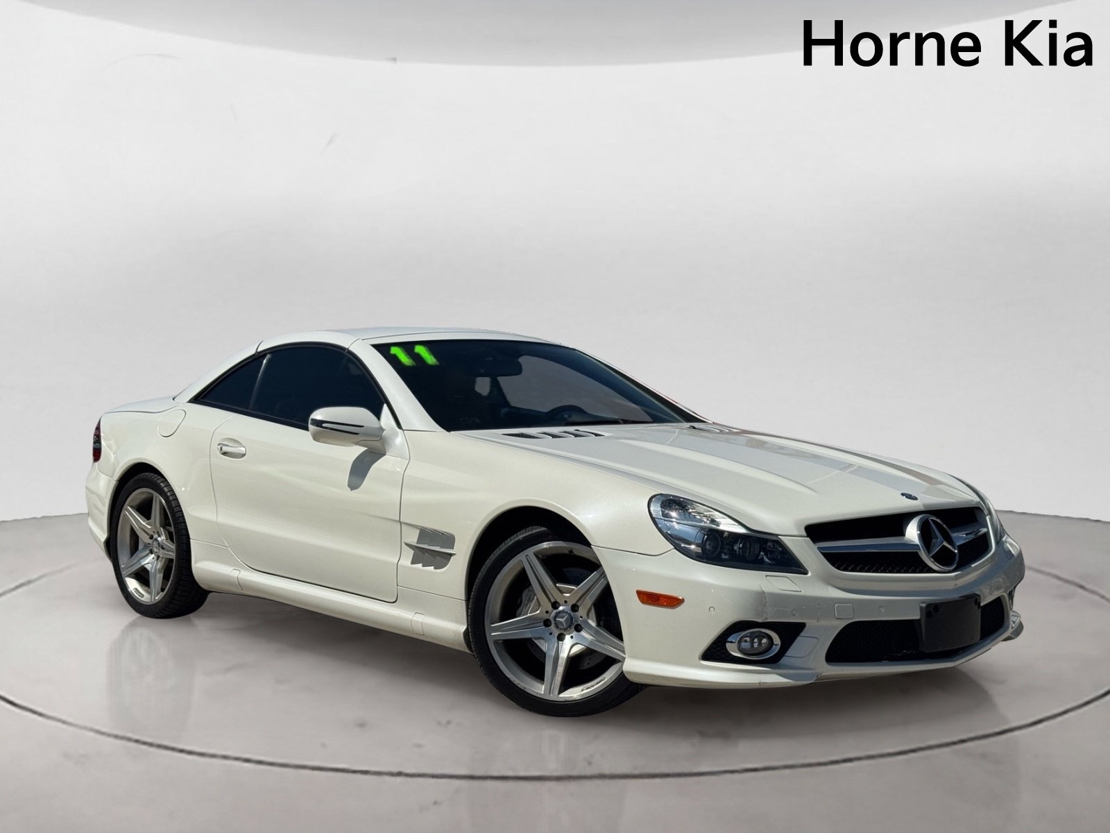 Used 2011 Mercedes-Benz SL 550 image 2