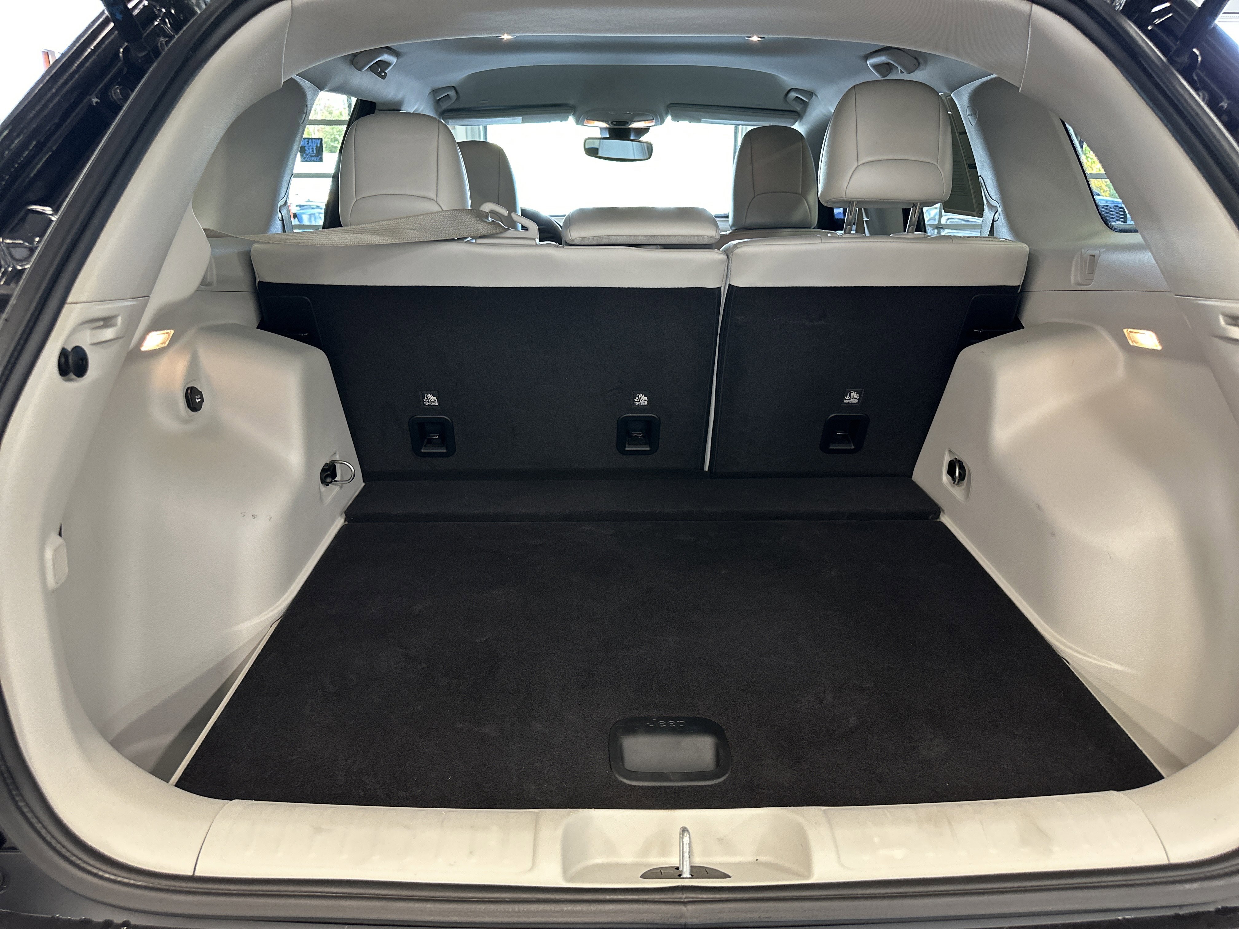 Used 2021 Jeep Cherokee Latitude Lux image 6