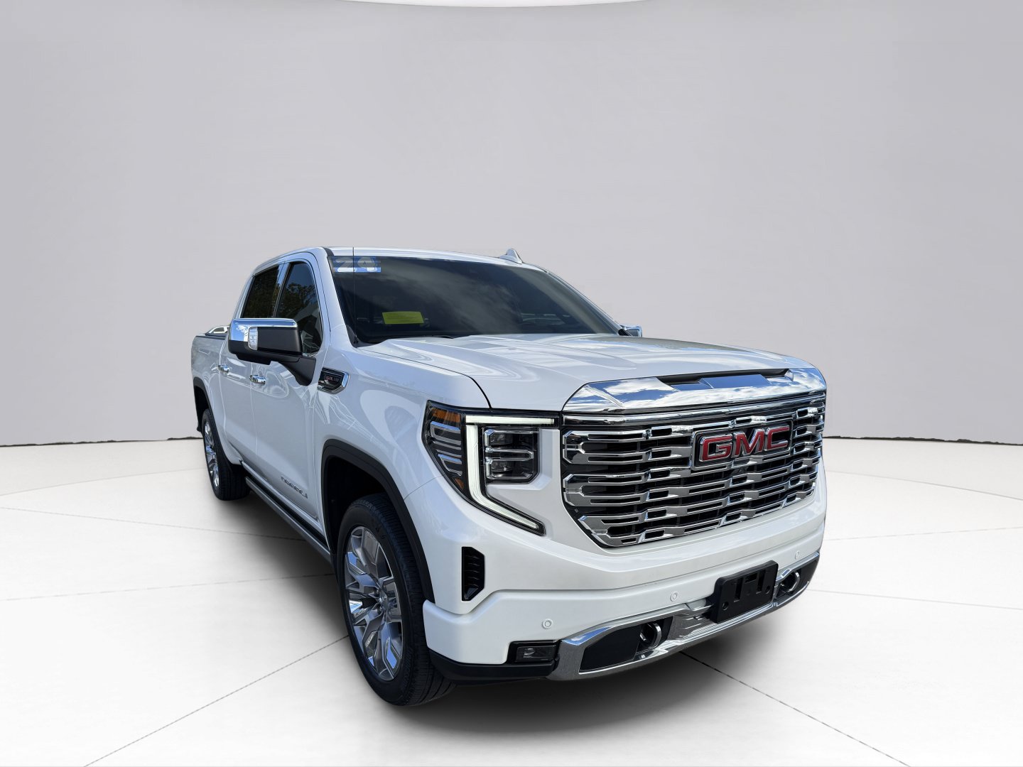 Used 2024 GMC Sierra 1500 Denali w/ Denali Reserve Package AWD/4WD image 7