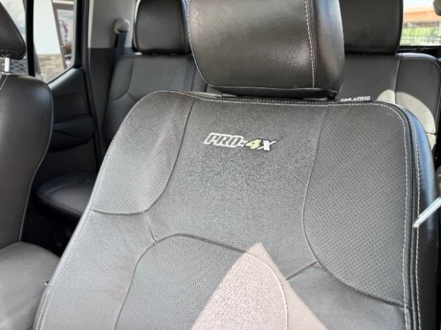 Used 2016 Nissan Frontier PRO-4X w/ Pro-4x Luxury Package AWD/4WD image 21