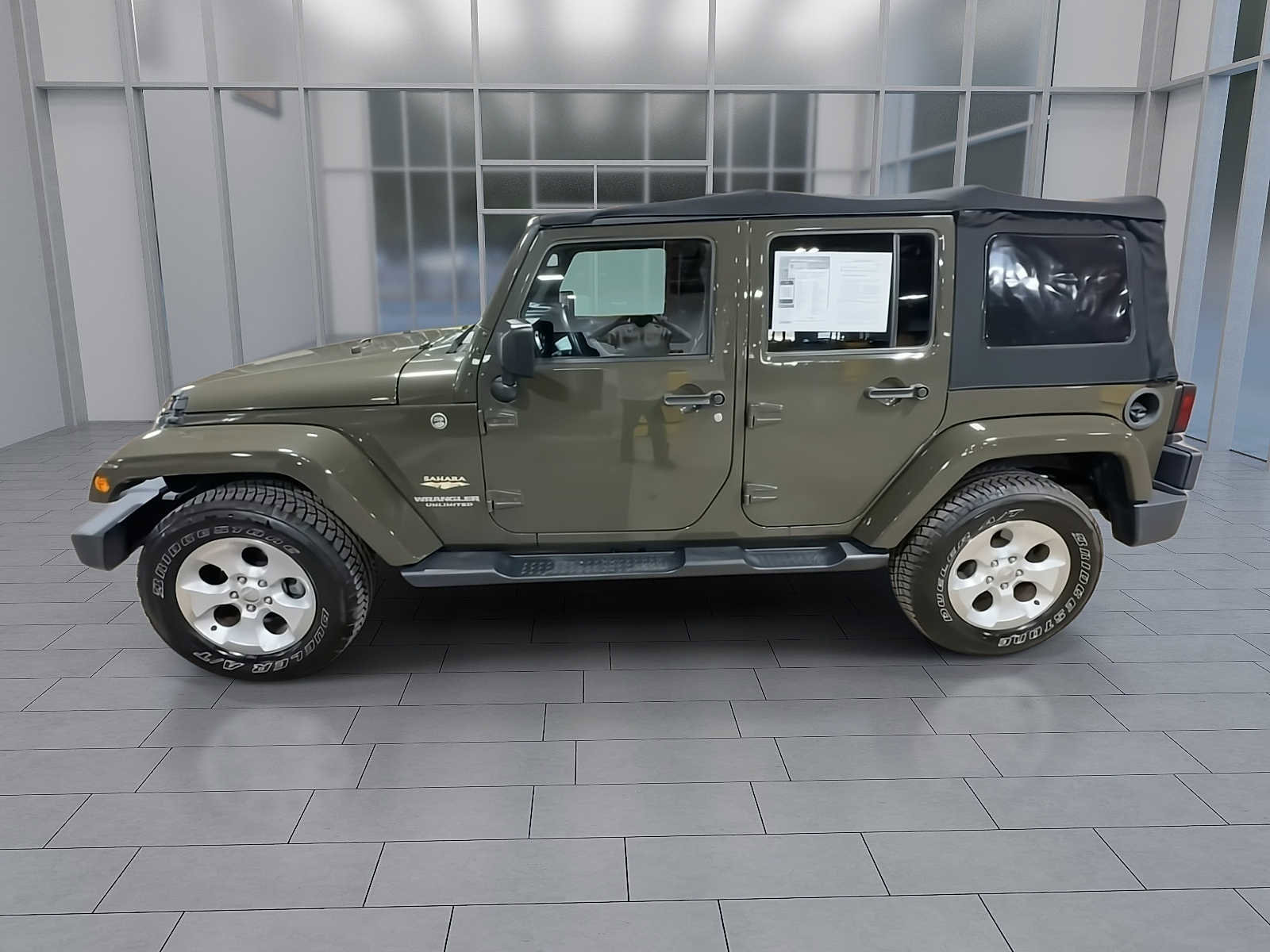 Used 2015 Jeep Wrangler Unlimited Sahara w/ Connectivity Group image 5
