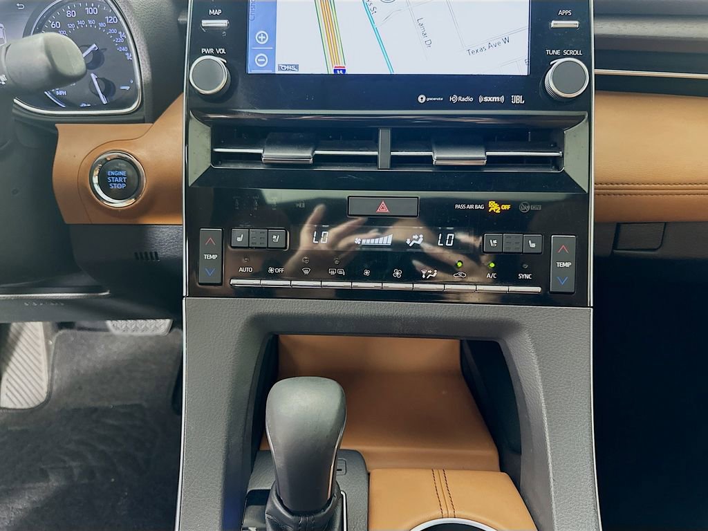 Used 2019 Toyota Avalon Limited w/ Advanced Safety Package FWD image 16