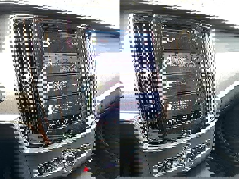 New 2025 Volvo V90 B6 Cross Country Ultra w/ Protection Package Premier image 20