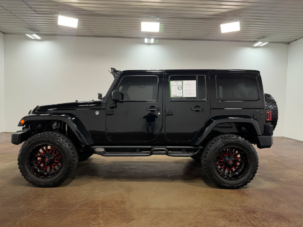 Used 2015 Jeep Wrangler Unlimited Sahara w/ Connectivity Group AWD/4WD image 27