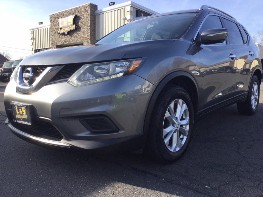 Used 2015 Nissan Rogue SV w/ SV Premium Package image 2