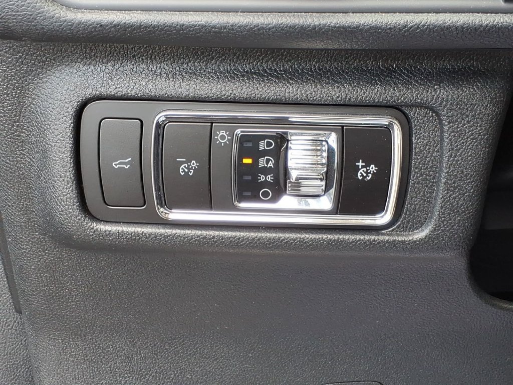 Certified 2023 Lincoln Corsair AWD image 16