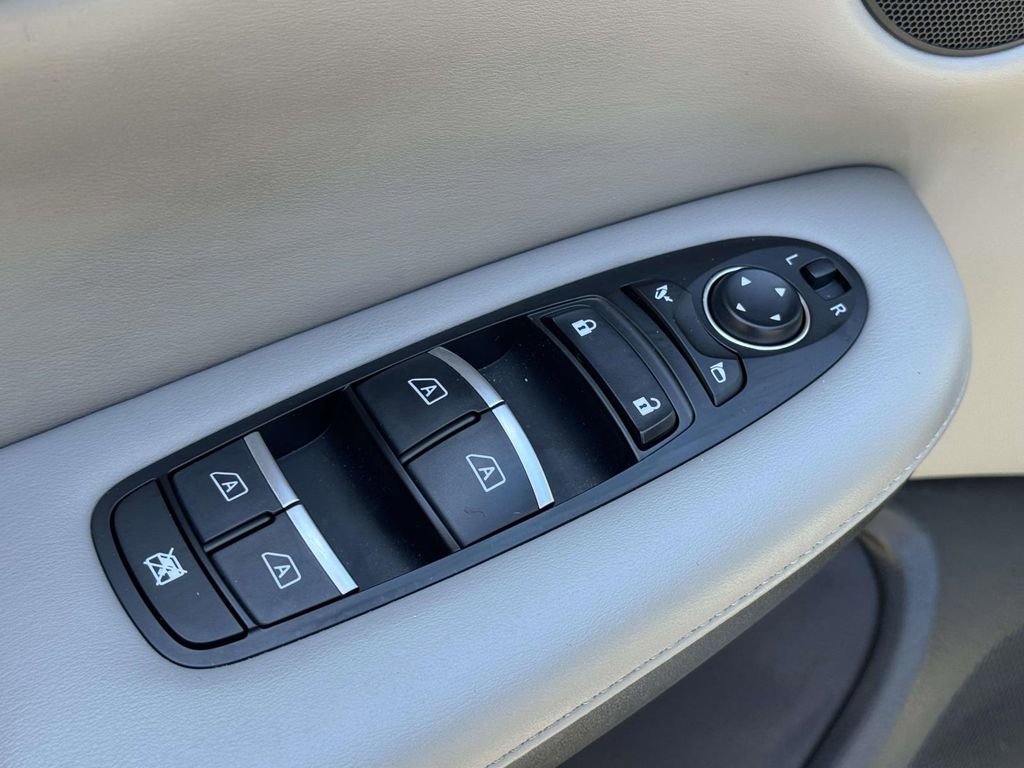 Used 2023 INFINITI QX50 Luxe AWD/4WD image 18