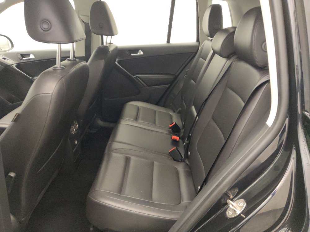 Used 2017 Volkswagen Tiguan S image 18