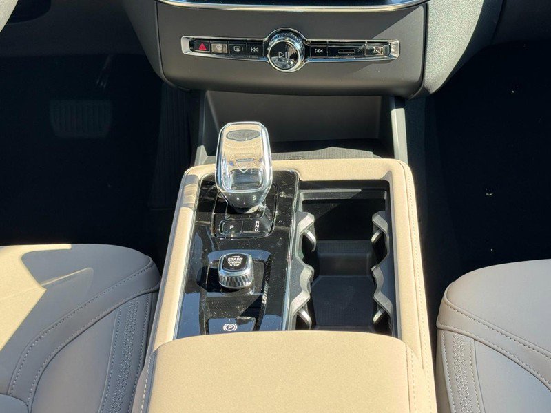 New 2026 Volvo XC90 B6 Plus w/ Protection Package image 9