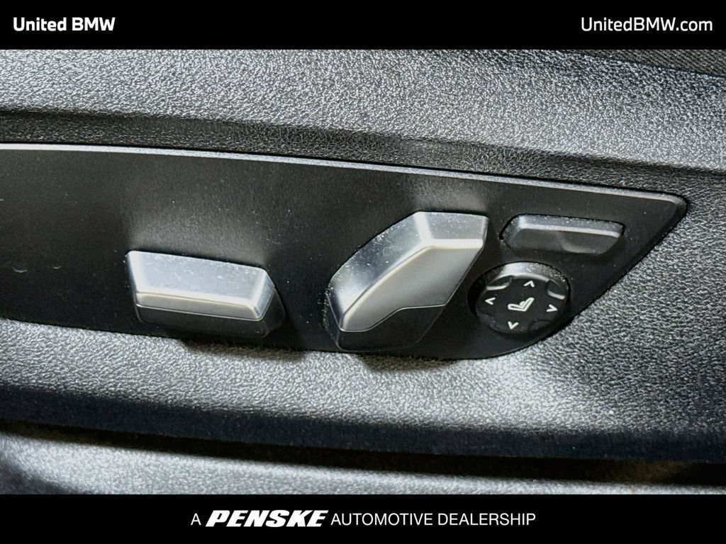 Used 2021 BMW 540i xDrive w/ M Sport Package AWD/4WD image 4
