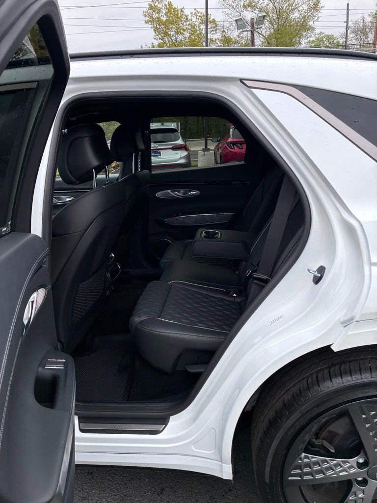 Used 2025 Genesis GV70 3.5T Sport w/ Sport Advanced Package AWD/4WD image 25