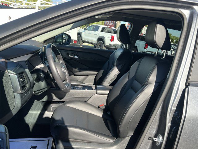 Used 2023 Nissan Rogue SV w/ SV Premium B Package image 19