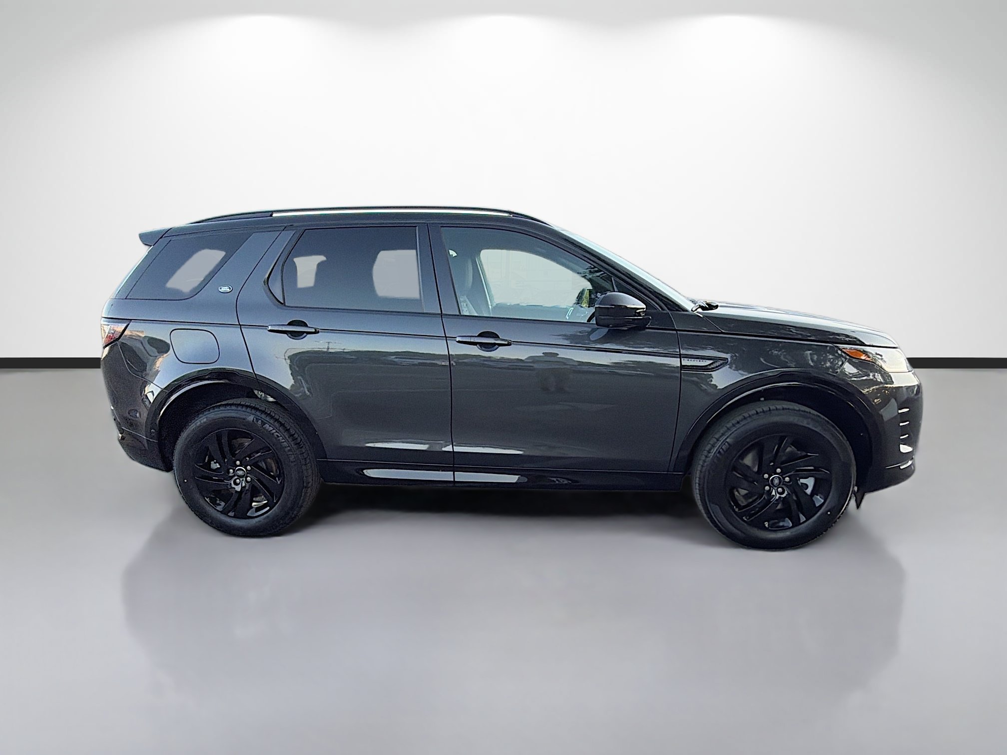 New 2026 Land Rover Discovery Sport Landmark AWD/4WD image 6
