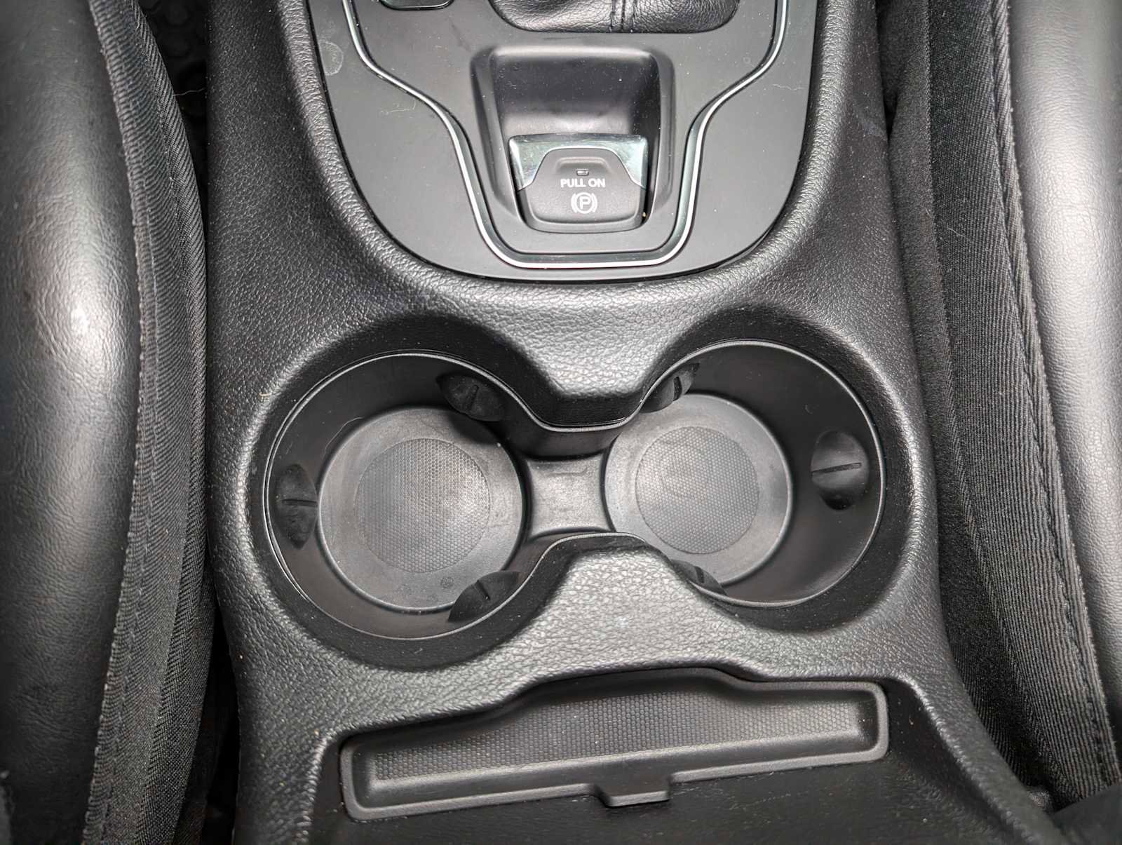 Used 2020 Jeep Cherokee Latitude Plus w/ Cold Weather Group image 24