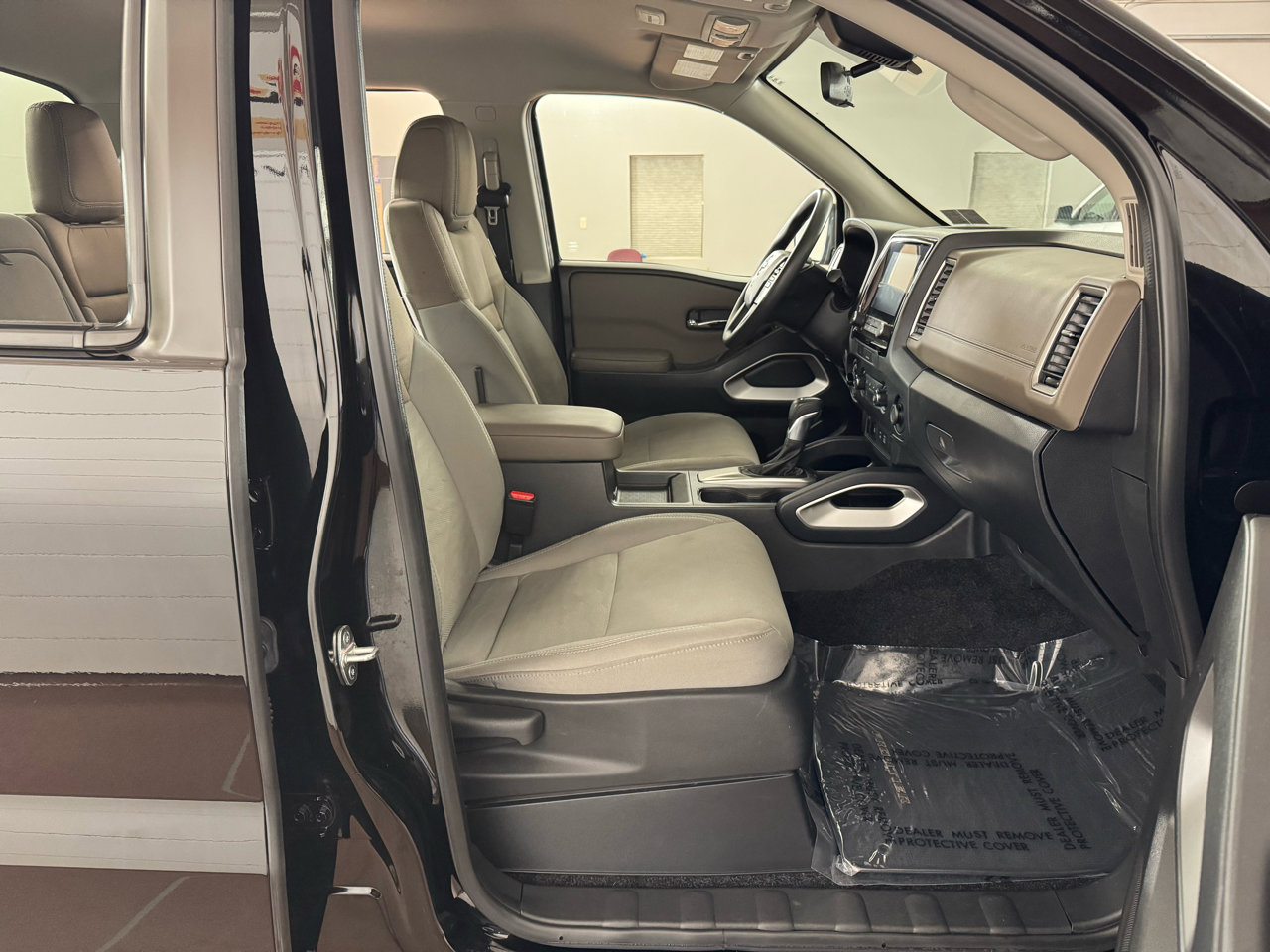 Used 2022 Nissan Frontier SV w/ Technology Package image 35