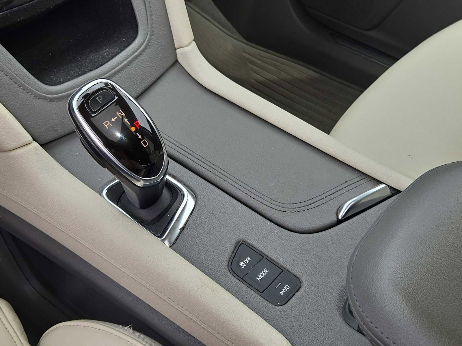 Used 2017 Cadillac XT5 Luxury w/ Driver Awareness Package image 28