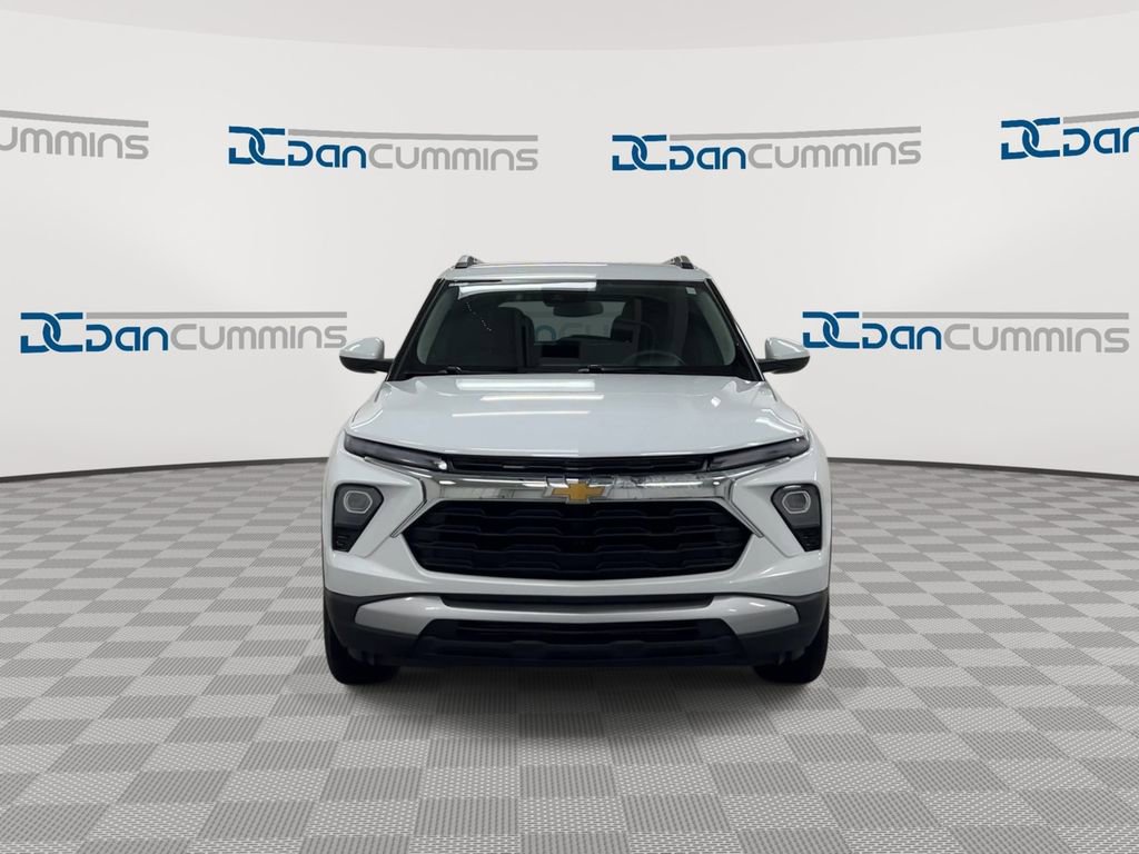 Used 2025 Chevrolet TrailBlazer LT image 3