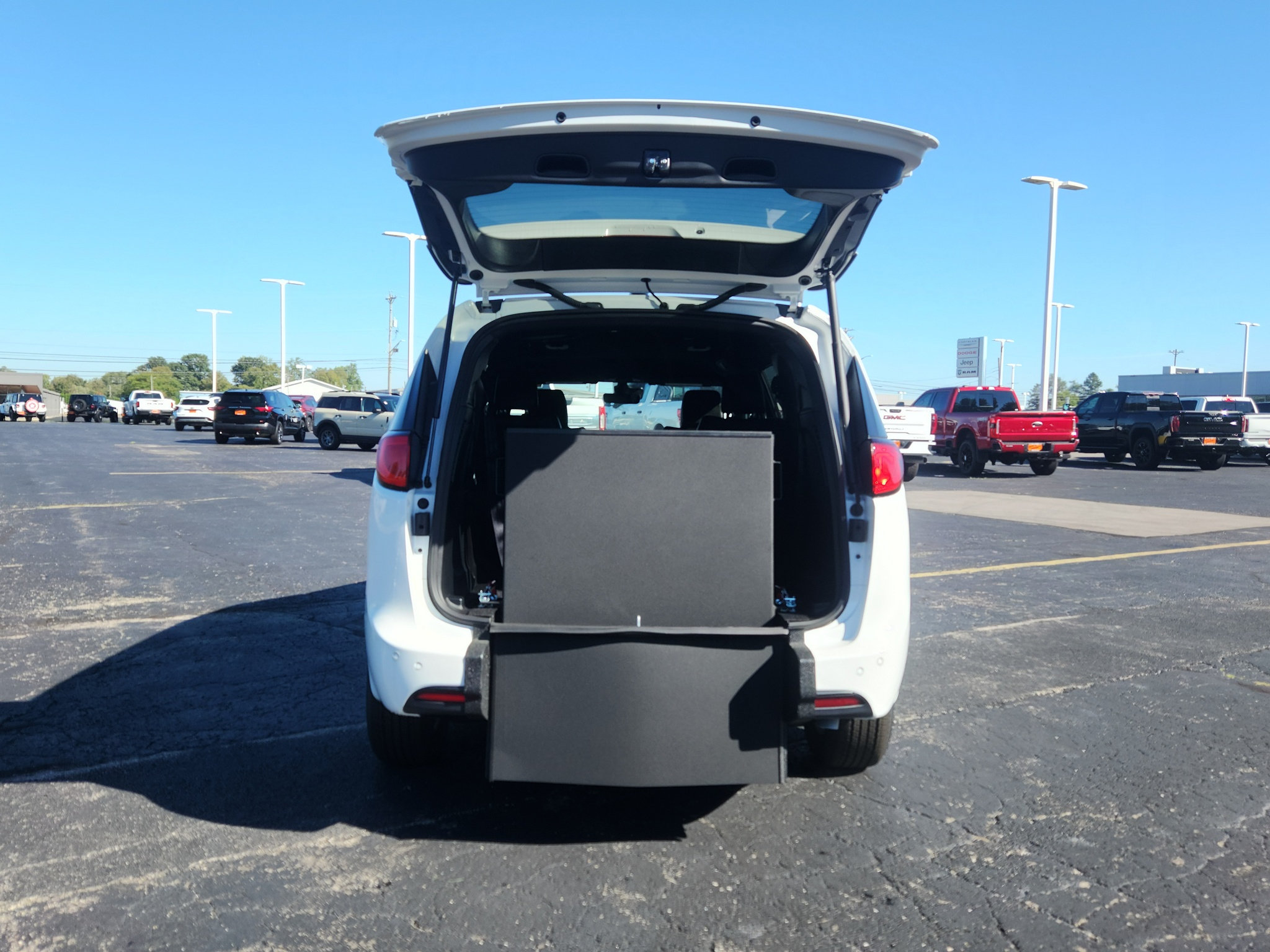 New 2026 Chrysler Voyager LX FWD image 15