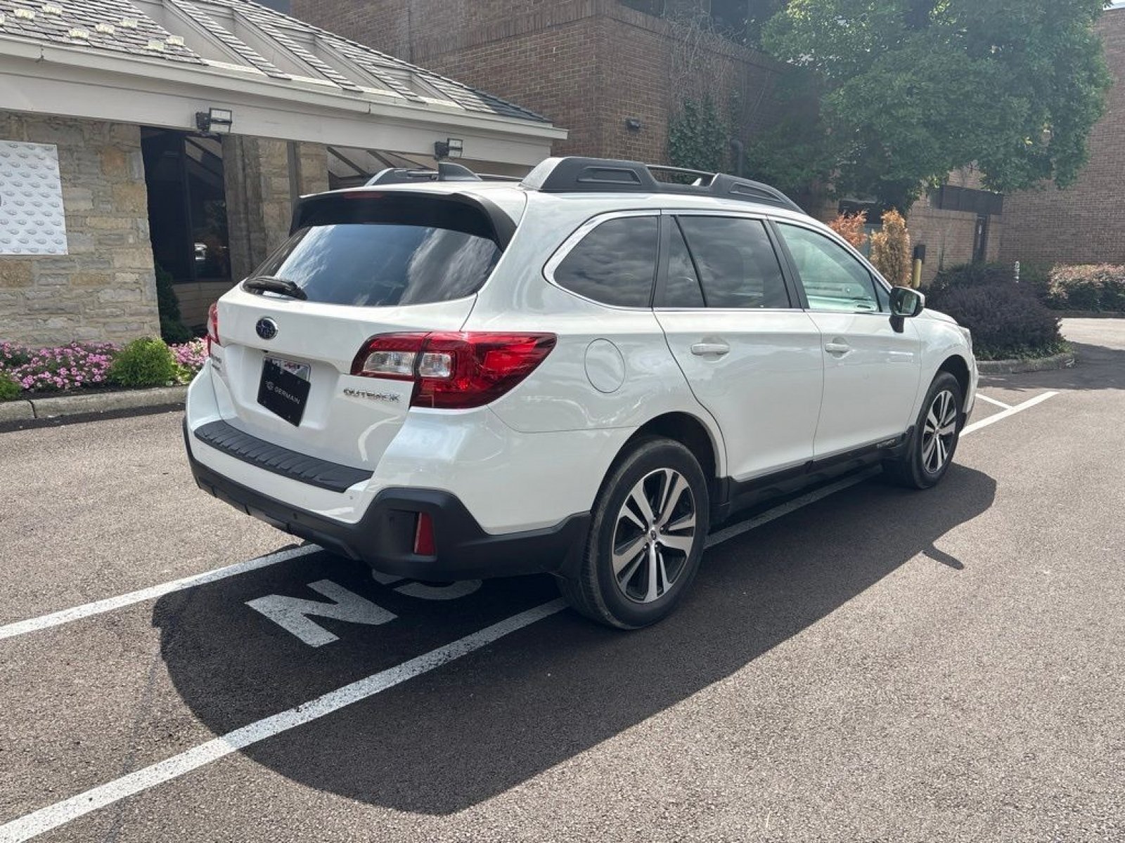 Used 2019 Subaru Outback 2.5i Limited w/ Popular Package #2 AWD/4WD image 5