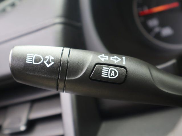 Used 2024 GMC Terrain SLE w/ Driver Convenience Package AWD/4WD image 33