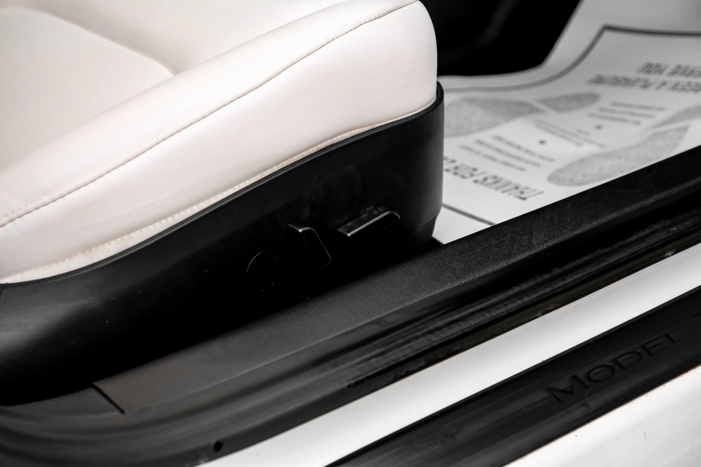 Used 2021 Tesla Model 3 Standard Range Plus image 40