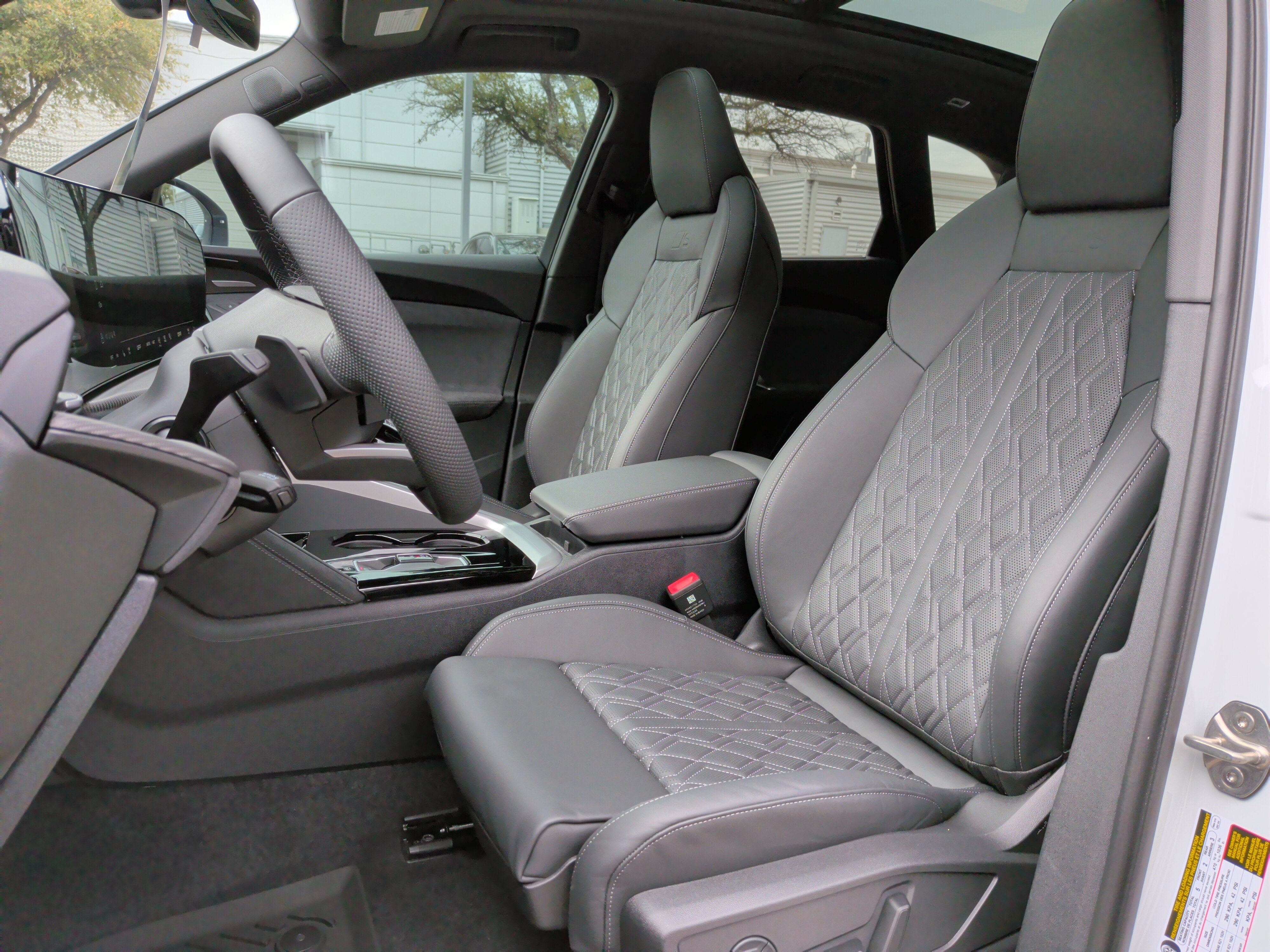 Used 2025 Audi SQ5 Premium Plus AWD/4WD image 14