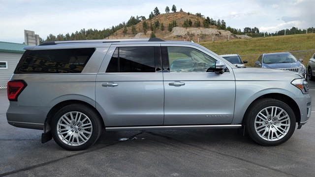 Used 2024 Ford Expedition Max Platinum image 4