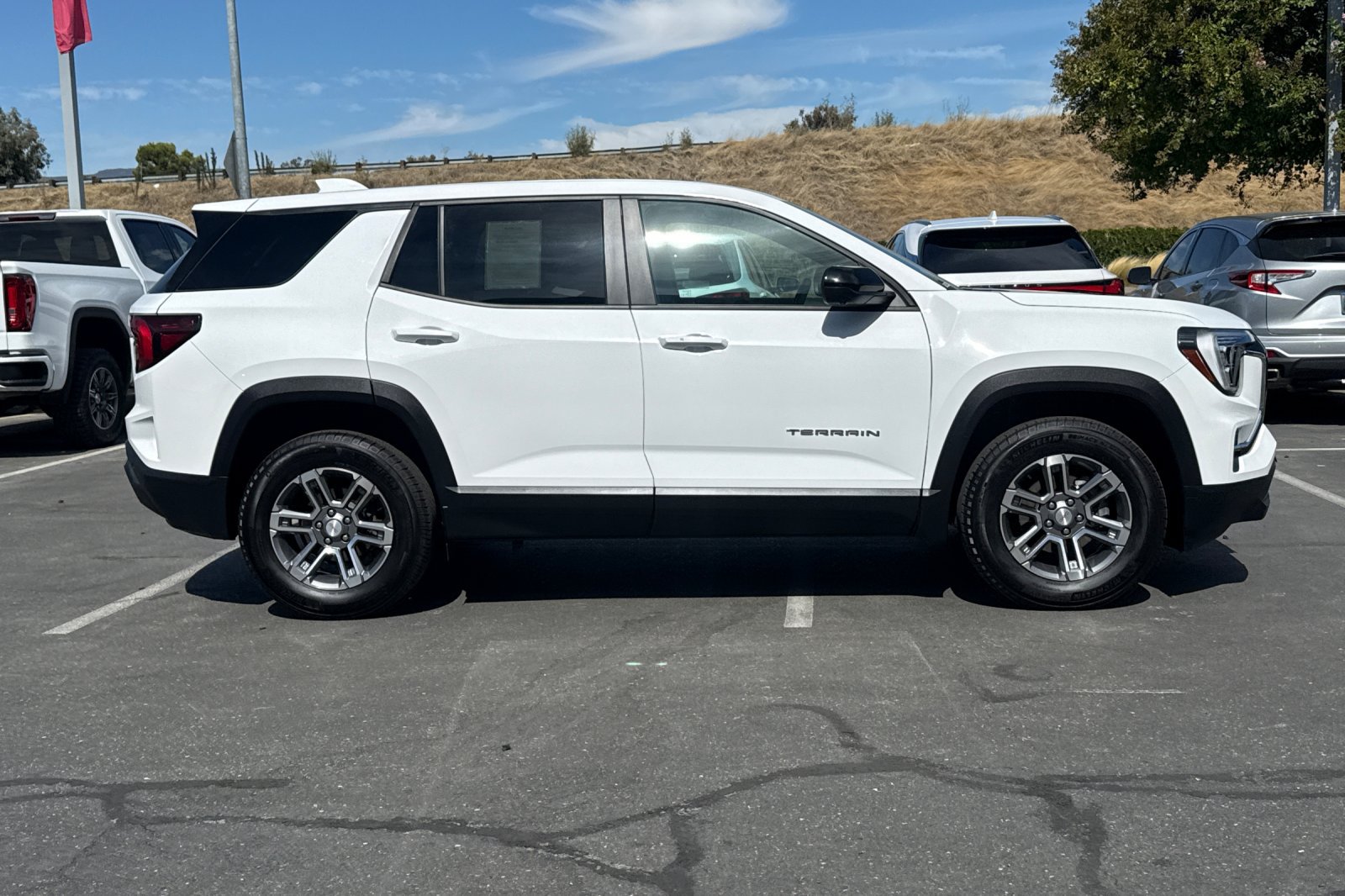Used 2026 GMC Terrain Elevation w/ Technology Package II AWD/4WD image 3