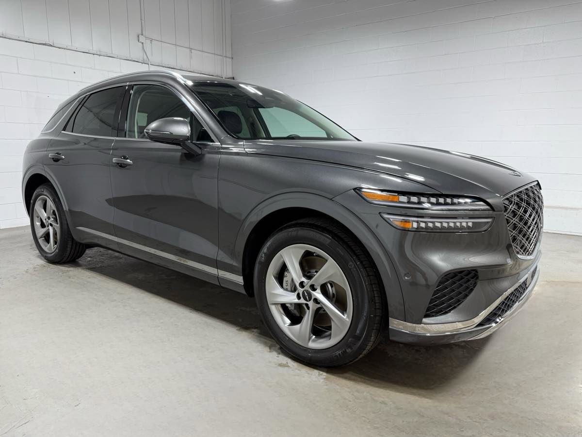 Used 2026 Genesis GV70 2.5T Advanced AWD/4WD image 3