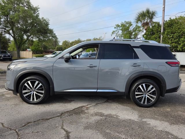 Used 2023 Nissan Pathfinder Platinum w/ Cargo Package FWD image 4
