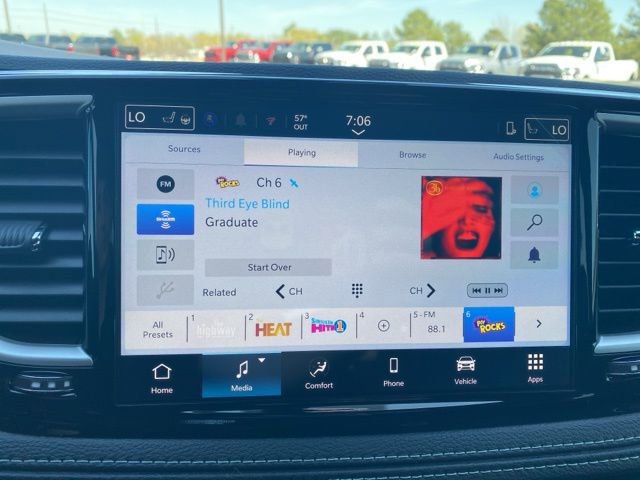 New 2026 Chrysler Pacifica Select image 22