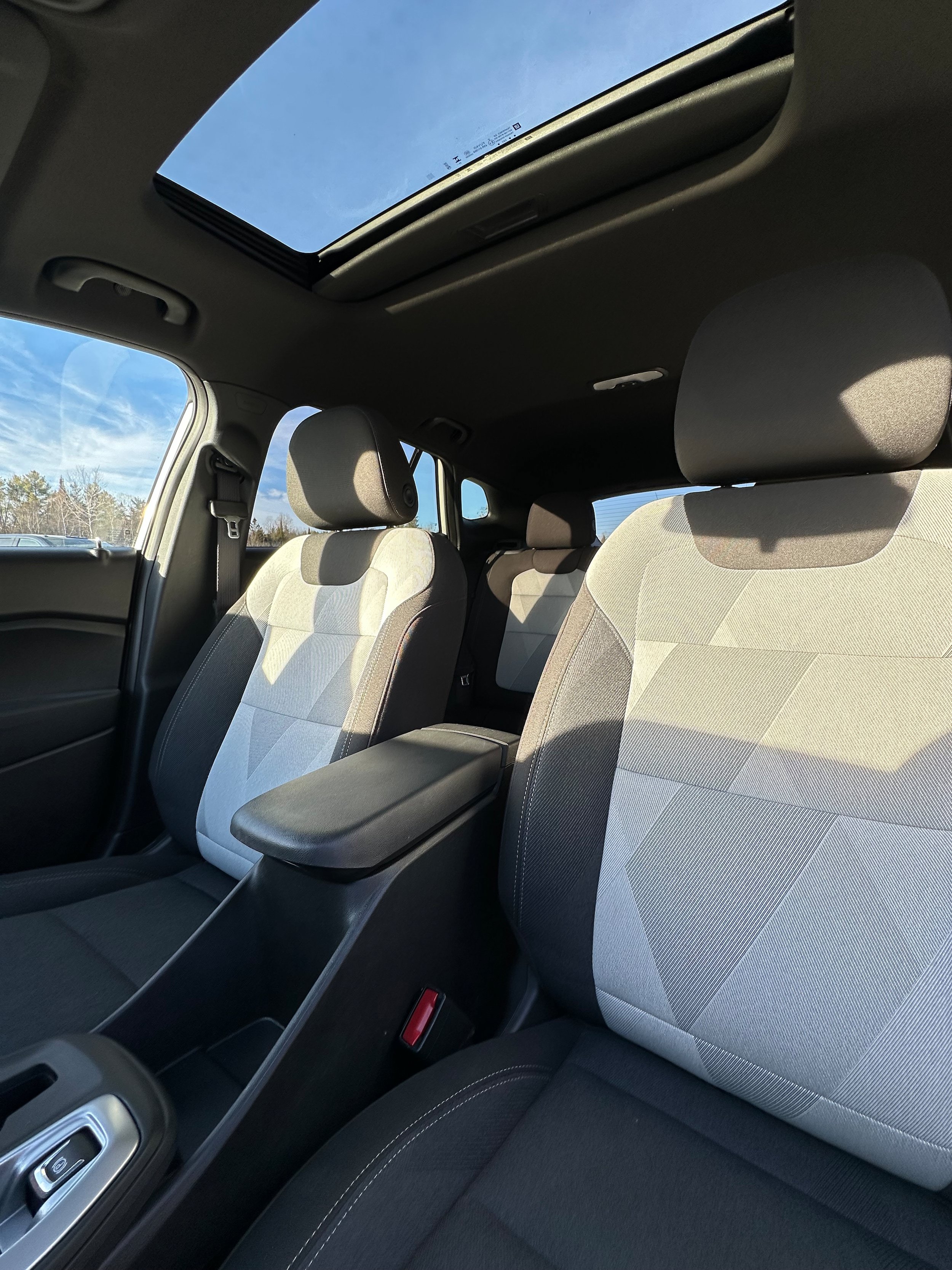Used 2024 Chevrolet Trax RS w/ Sunroof Package FWD image 10
