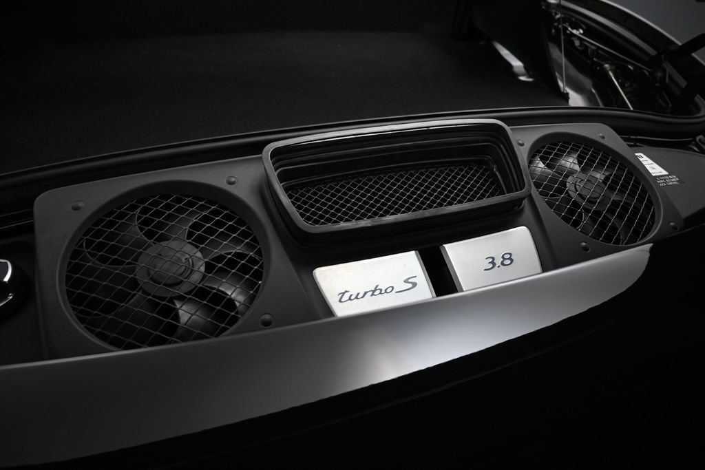 Certified 2016 Porsche 911 Turbo S AWD/4WD image 32