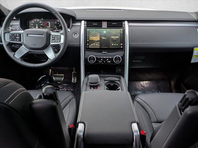 Certified 2025 Land Rover Discovery Dynamic SE AWD/4WD image 19