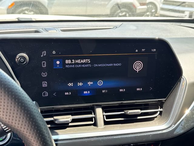 Used 2025 Chevrolet Trax RS image 19