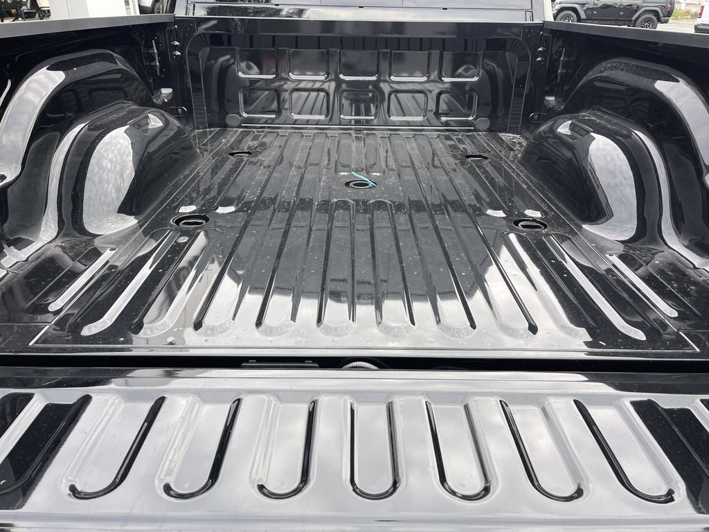 New 2026 RAM 2500 Laramie w/ Night Edition AWD/4WD image 9