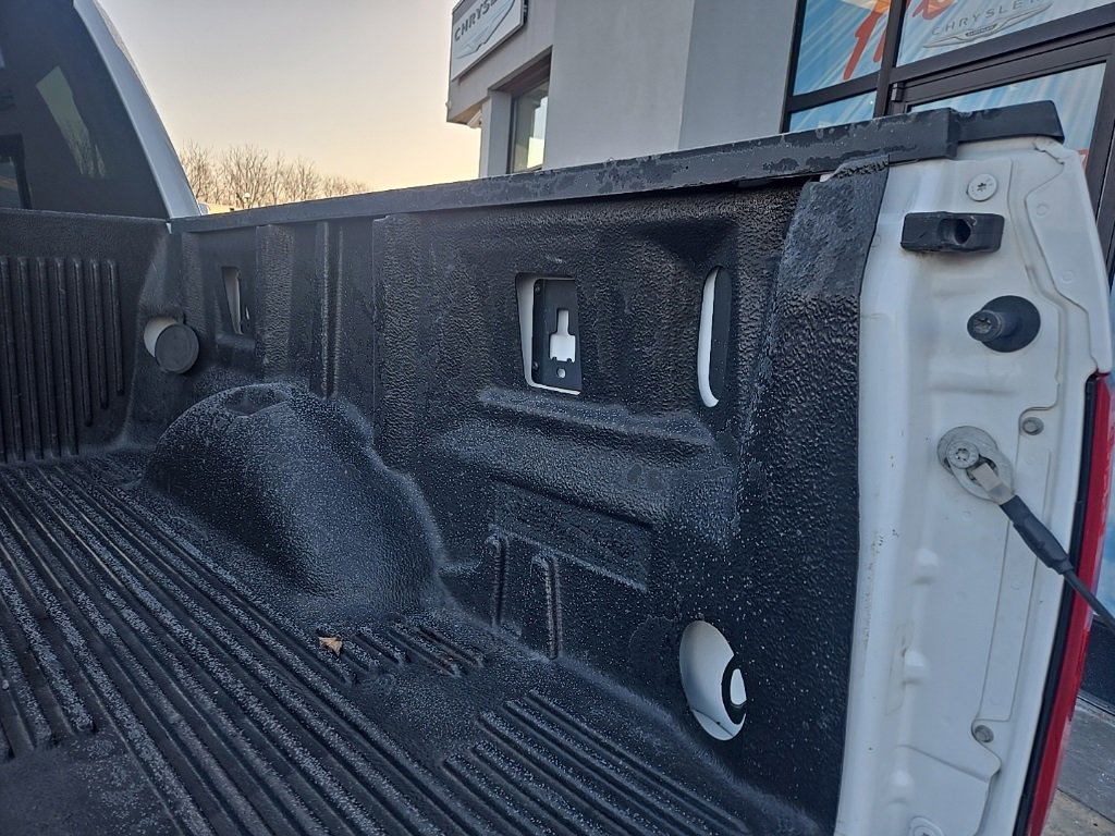 Used 2015 Ford F150 XLT image 25