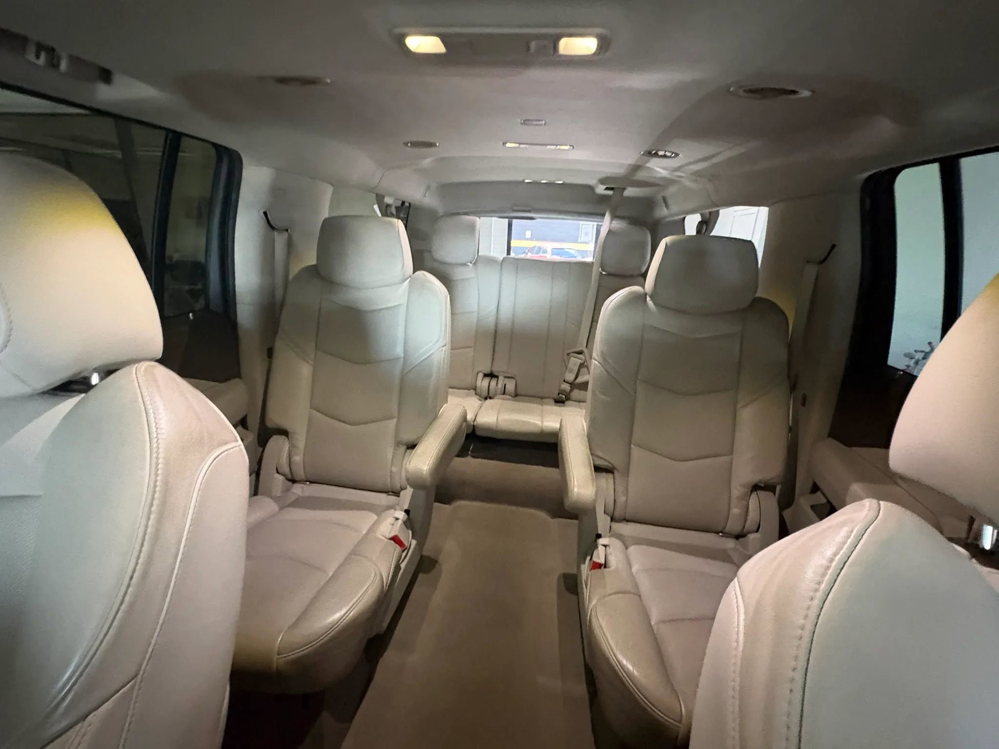 Used 2017 Cadillac Escalade ESV Luxury image 13