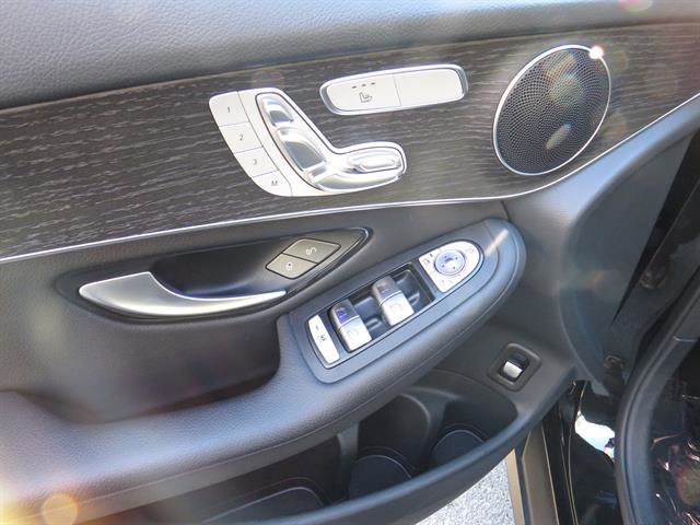 Used 2022 Mercedes-Benz GLC 300 4MATIC image 9