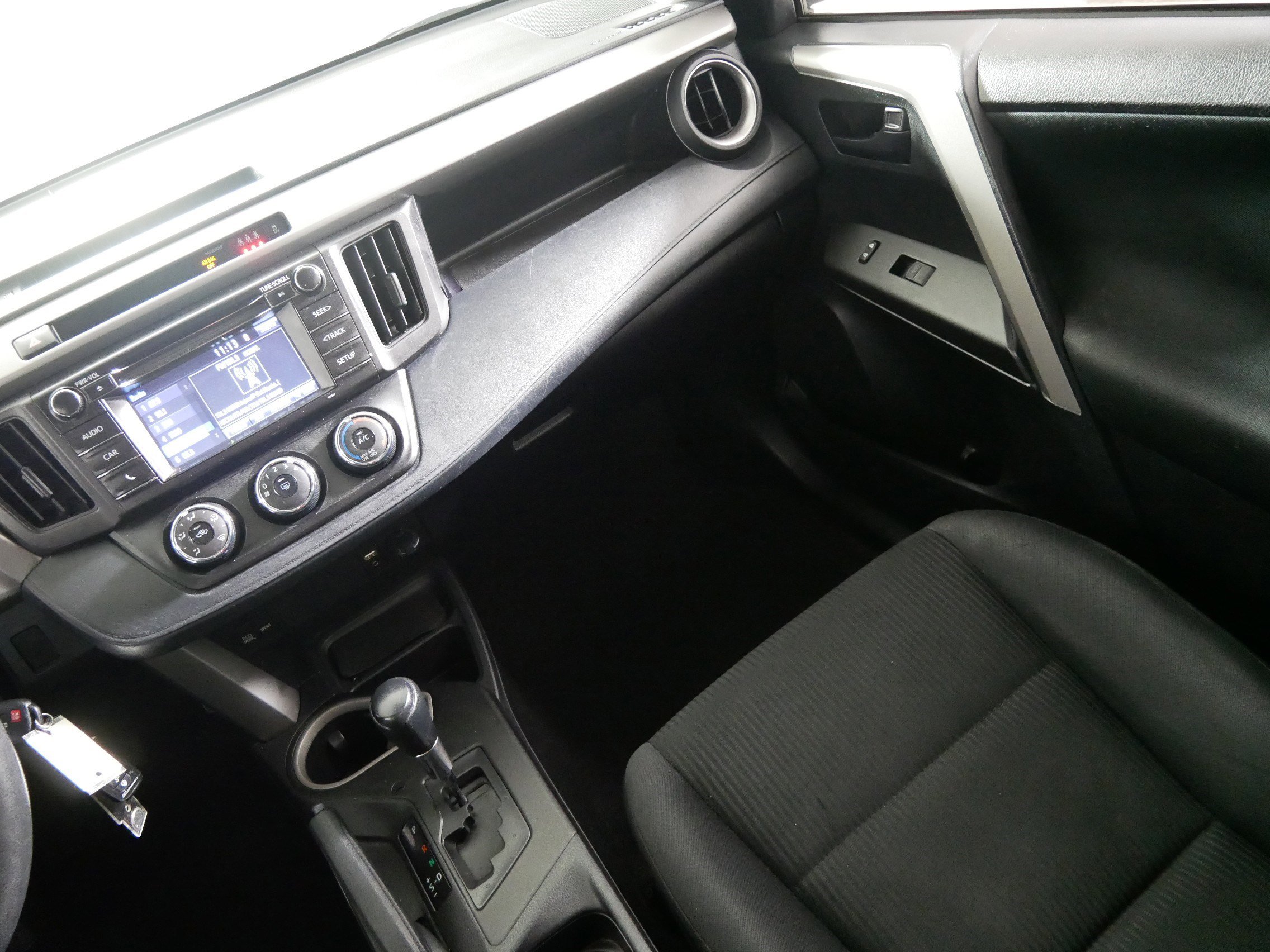 Used 2017 Toyota RAV4 LE w/ All Weather Liner Package AWD/4WD image 11