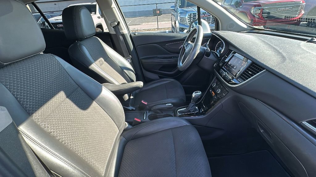 Used 2022 Buick Encore Preferred image 15