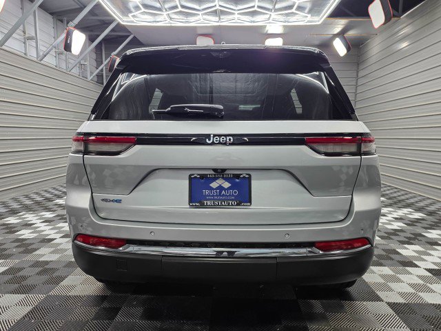Used 2022 Jeep Grand Cherokee Limited 4xe w/ Luxury Tech Group II AWD/4WD image 6
