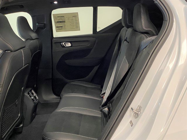 Used 2021 Volvo XC40 P8 Recharge w/ Advanced Package AWD/4WD image 9
