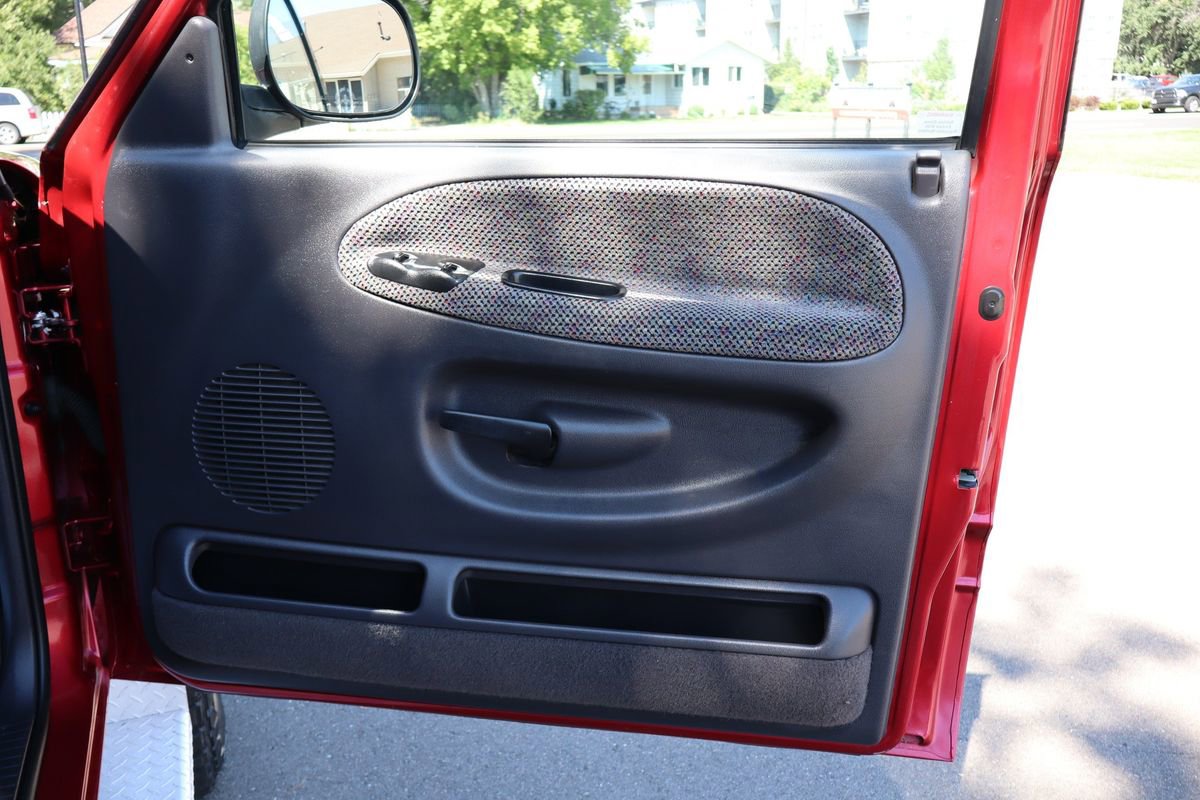Used 1998 Dodge Ram 2500 Truck Laramie SLT image 26