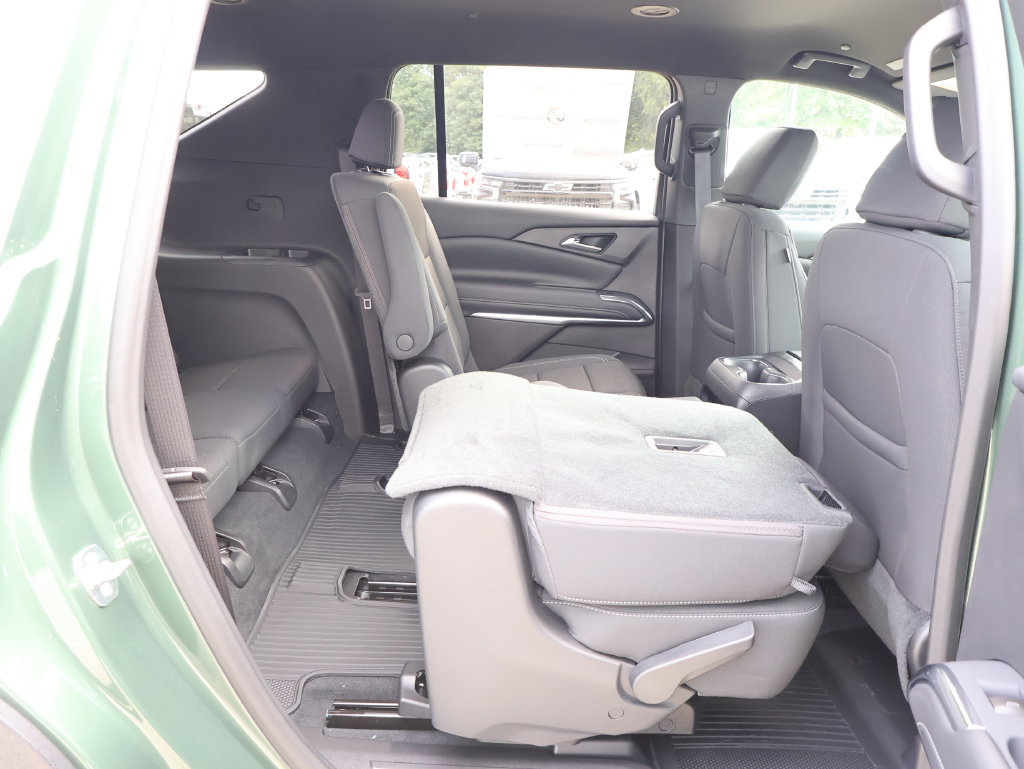 New 2027 Chevrolet Traverse LT w/ Driver Confidence Package FWD image 34