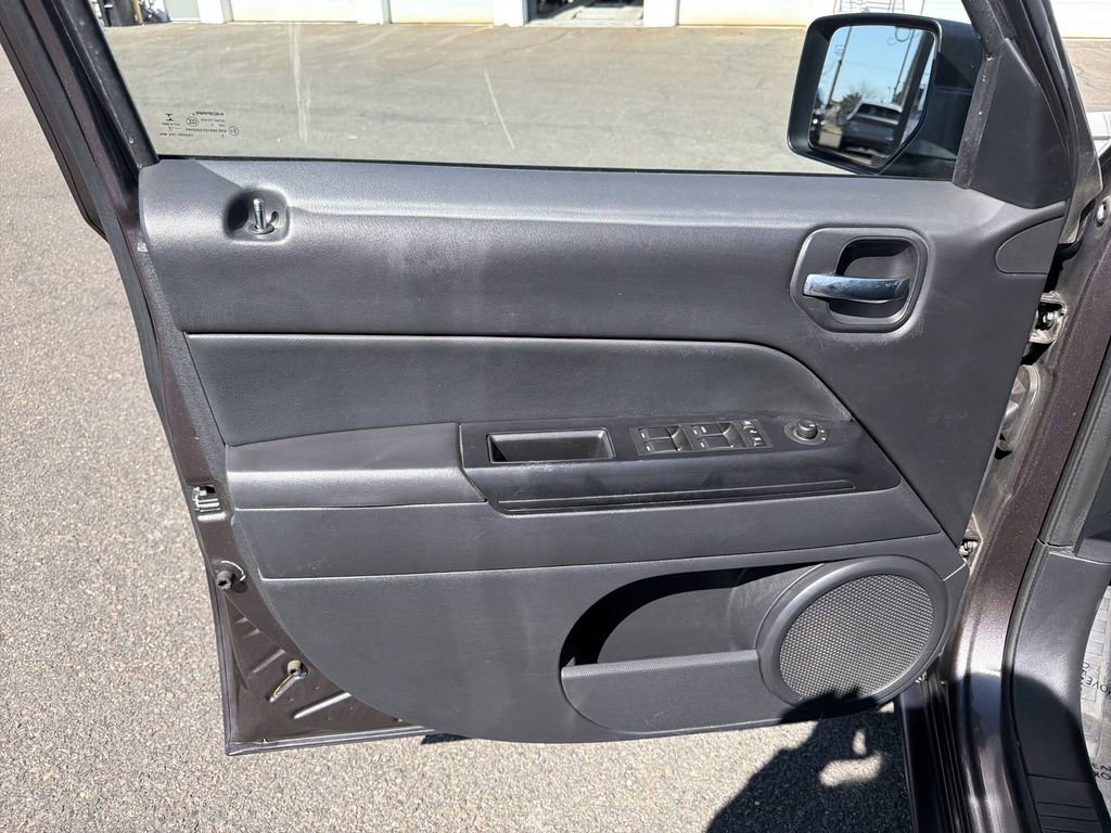 Used 2015 Jeep Patriot High Altitude image 10