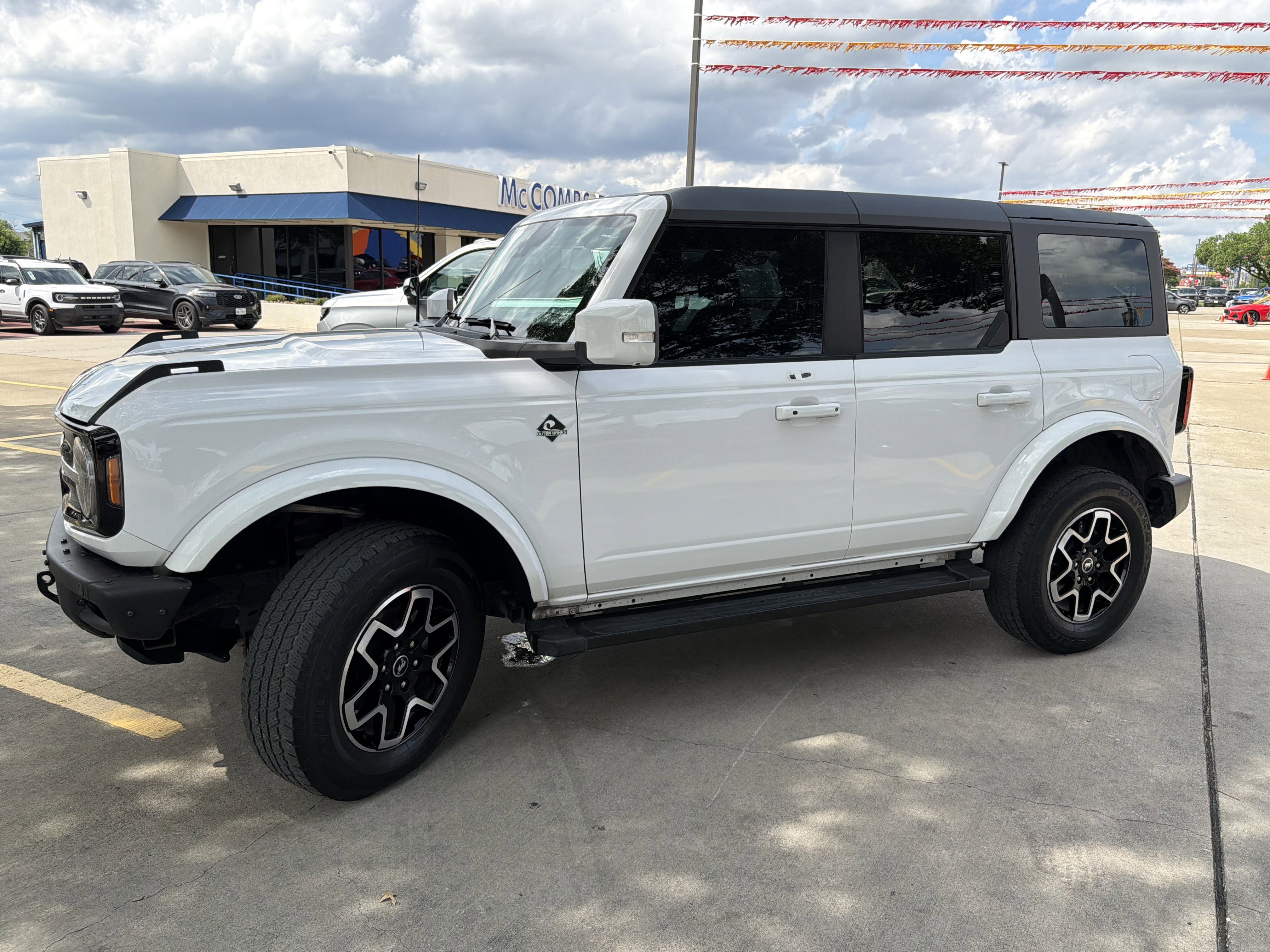 Used 2022 Ford Bronco Outer Banks AWD/4WD image 11