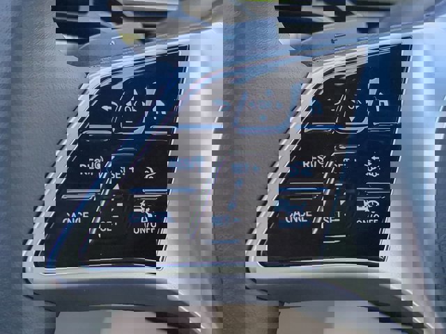 Used 2025 Mercedes-Benz C 300 Sedan image 25